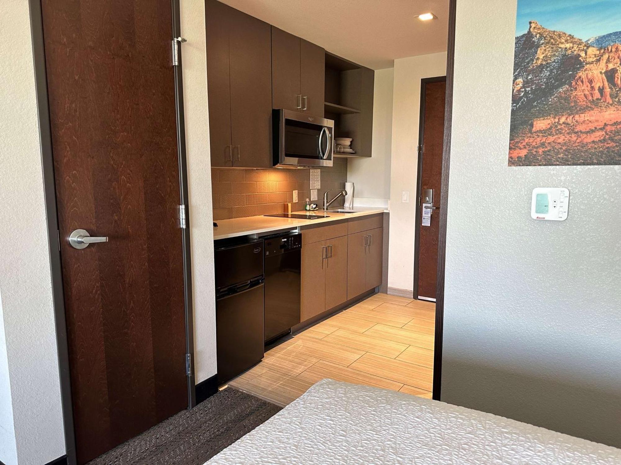 Best Western Plus Executive Residency Phoenix North Happy Valley Exterior photo